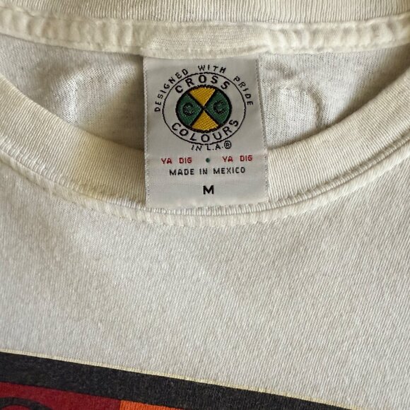 Love Sees No Colour Cross Colours T-Shirt M Unisex White Cotton - Picture 3 of 5